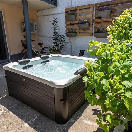 Self Check-In Apartment With Jacuzzi Mostar Zewnętrze zdjęcie