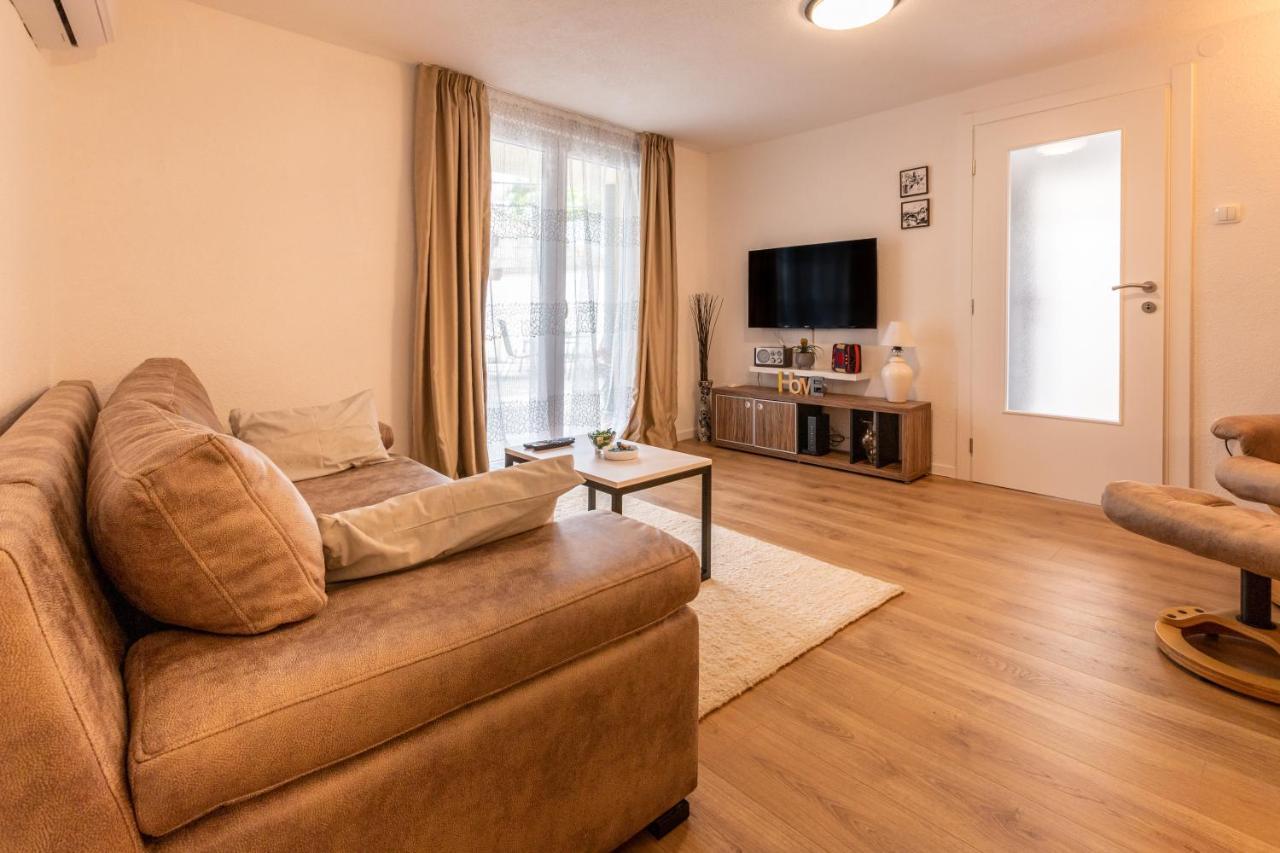 Self Check-In Apartment With Jacuzzi Mostar Zewnętrze zdjęcie